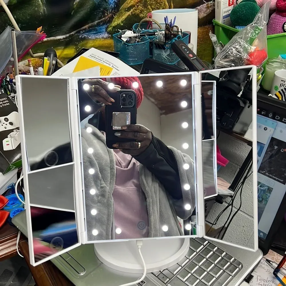 New. BESTOPE Makeup Vanity Mirror w/Lights, 2X/3X Magnification, 21 Led Lights.